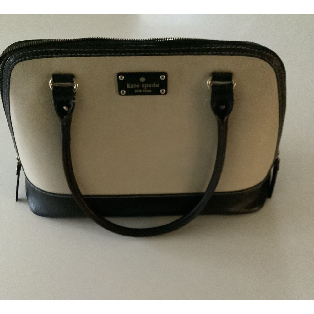 Kate Spade Black and Cream Handbag reposhed from @dacmg